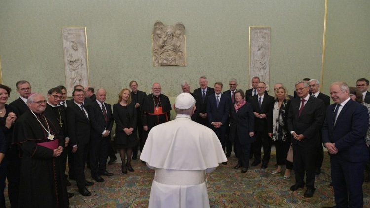 Ferenc pápa a német katolikus és evangélikus újságírók körében