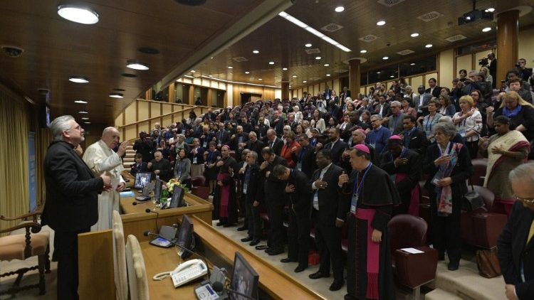 Le Pape devant les participants à la conférence sur la traite humaine, le 11 avril 2019 au Vatican.