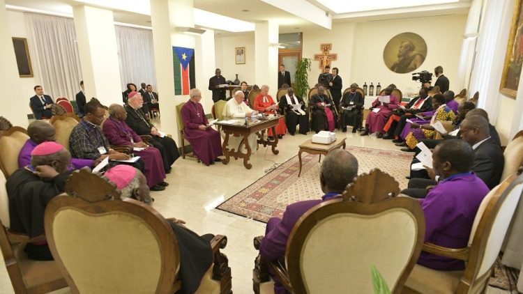 Papa Francisc la întâlnirea cu liderii religioși si politici din Sudanul de Sud (11.04.2019) - fotografie de arhivă