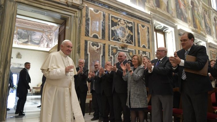 البابا فرنسيس يستقبل أعضاء أخوية Nuestra Señora de la Cinta من تورتوسا الإسبانية 12 نيسان أبريل 2019