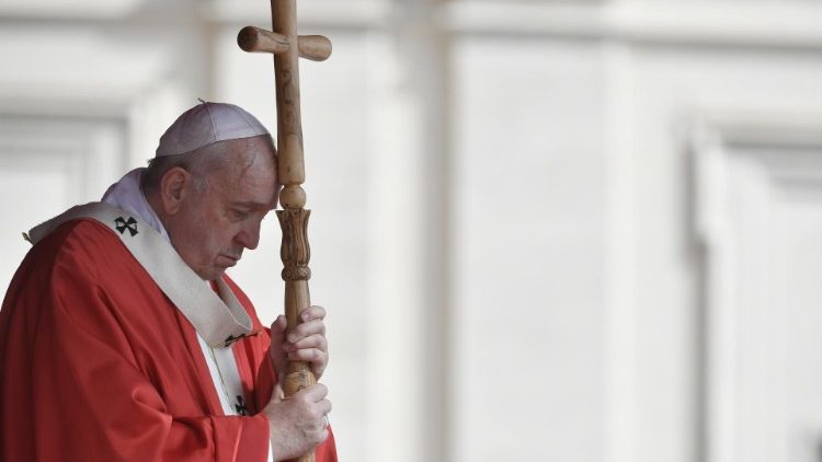 Папа падчас св. Імшы ў Пальмовую нядзелю