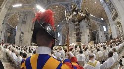 2019-04-18-santa-messa-del-crisma-1555573139321.JPG