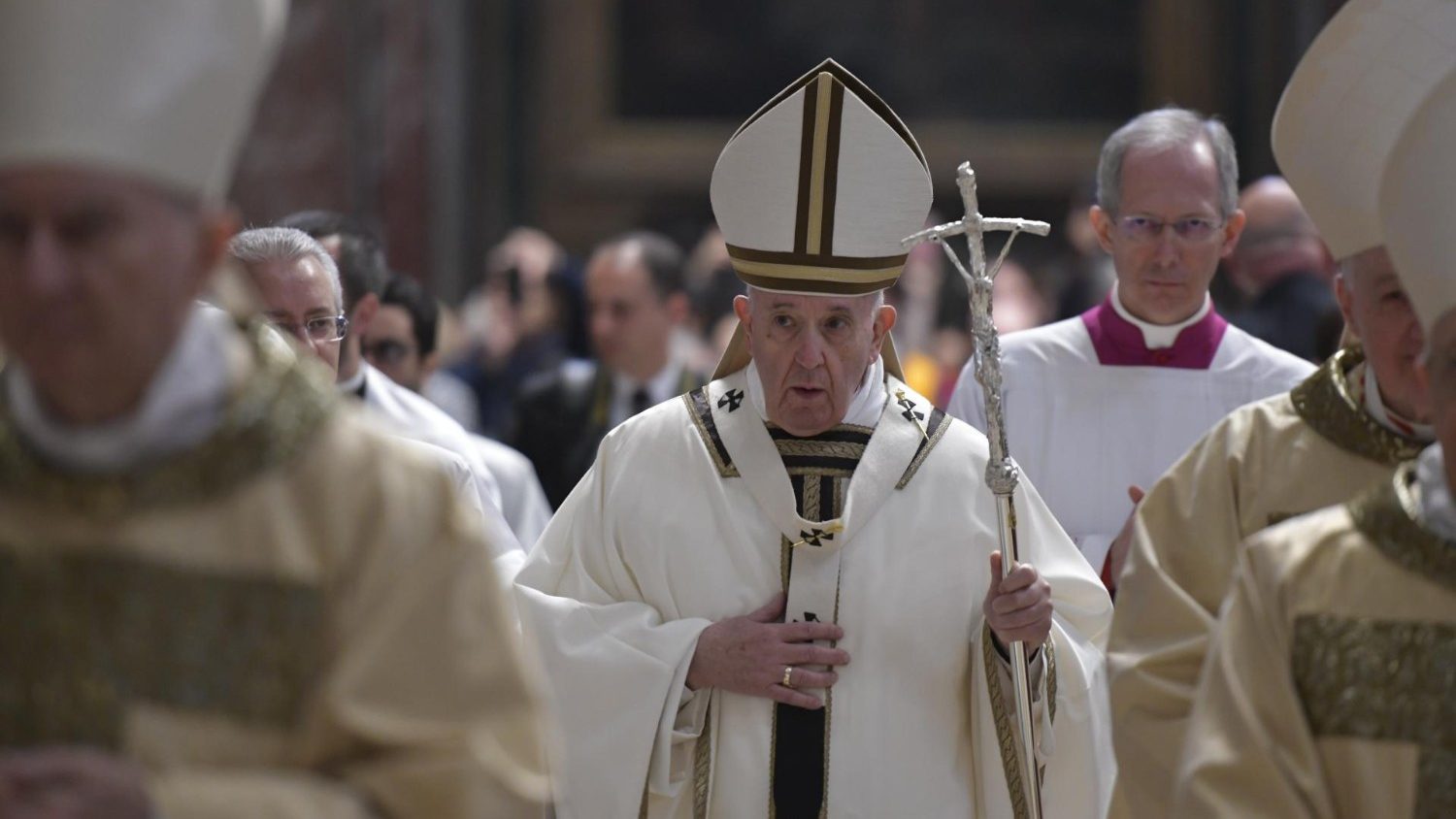 Messe chrismale: «auprès de jésus, les foules se transforment» - vatican news