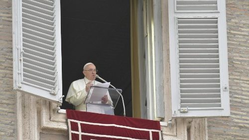 Regina Coeli. El Papa: “El resucitado se manifiesta a los que lo invocan y lo aman”