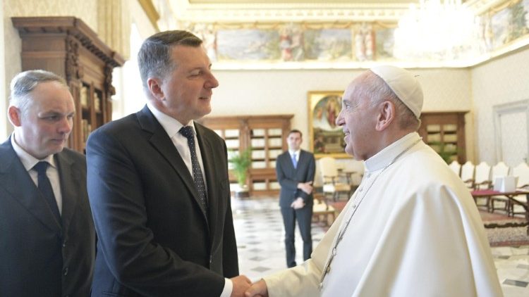 L'udienza del Papa con il presidente della Lettonia Raimonds Vējonis
