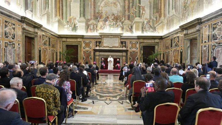 教皇フランシスコ、カトリック聖書連盟主催の国際会議参加者と　2019年4月26日