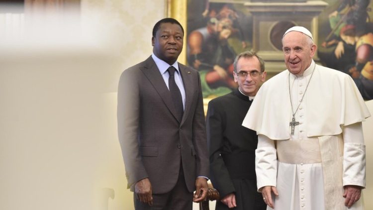 Baba Mtakatifu Francisko amemteua Askofu mkuu mteule Mark Gerard Miles kuwa Balozi wa Vatican nchini Togo na ataendelea kuwa Balozi wa Vatican nchini Benin.