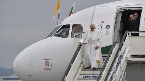 Papa Francisco chega à Bulgária, qual mensageiro da paz