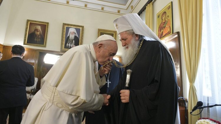 Папа Франциск с Българския патриарх Неофит