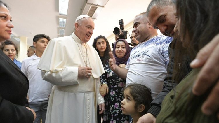 Le Pape François au camp de réfugiés de Vrazhdebna, Bulgarie, 6 mai 2019