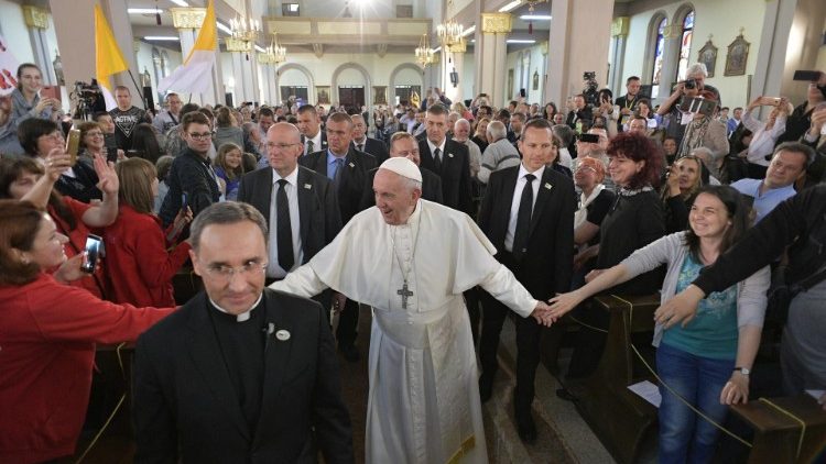 Папа Франциск сред католическата общност на България