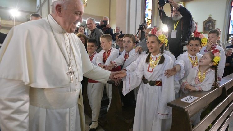 Papst Franziskus bei dem Treffen in der Erzengel-Michael-Kathedrale von Rakowski