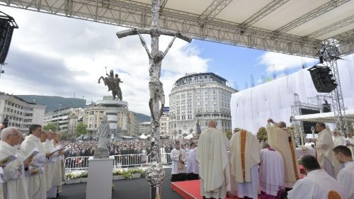 Папа на Мессе в Скопье: утолить голод Хлебом жизни