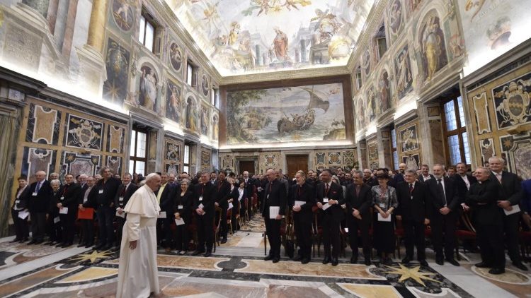 Папа Франциск с преподавателите и студентите от Папския Библейски институт
