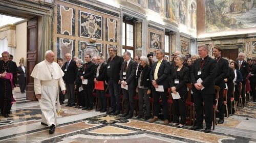 Papst empfängt Pharisäer-Konferenz-Teilnehmer