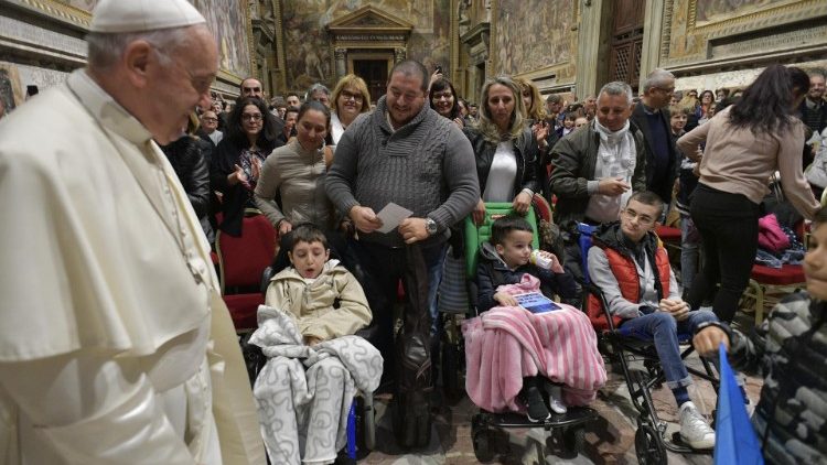 Papież do Romów: idźmy naprzód z miłością 