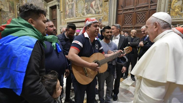 Popiežiaus ir čigonų maldos susitikimas Vatikane 