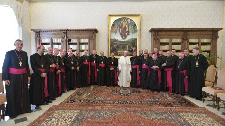 Com o Papa Francisco, os bispos da Conferência Episcopal Argentina em visita "ad Limina" 10.05.2019 (Vatican Media)