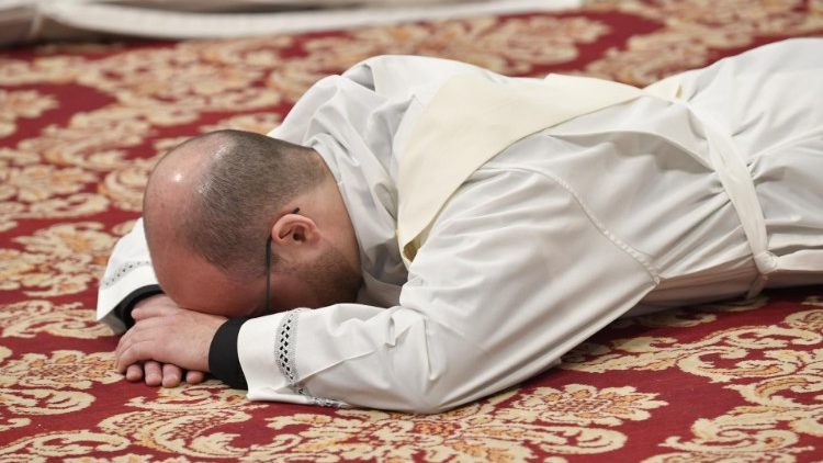 W Hiszpanii wzrasta liczba zagranicznych kapłanów