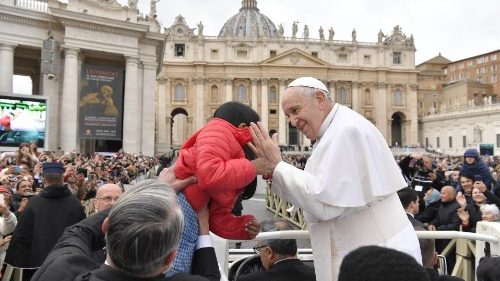 Catequesis del Papa: “Jesús nos ha liberado del mal, luchando por convertirlo”