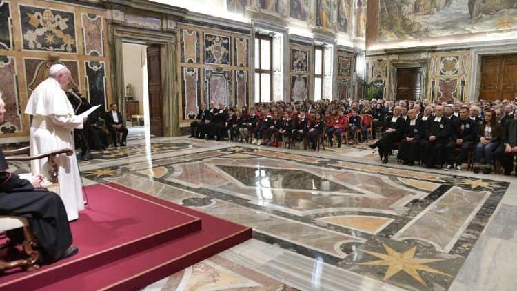 Папа Франциск на встрече в Ватикане с монашествующими из Института братьев христианских школ