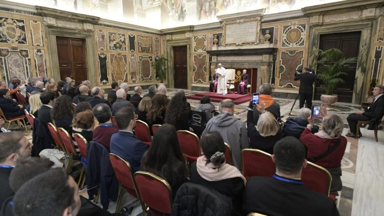 Папа Франциск сред членовете на Католическата асоциация на здравните работници