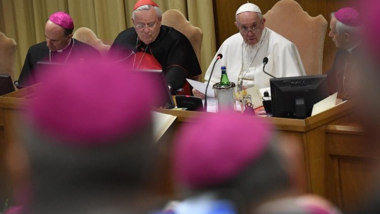 Le Pape s'exprimant devant les évêques italiens, le 20 mai 2019 en Salle du Synode, au Vatican.