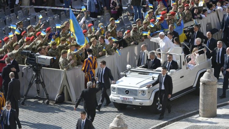 Pope Francis arrives for the Wednesday General Audience
