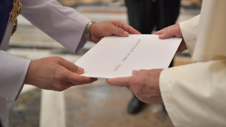Pope Francis receives new Ambassadors' credential letters