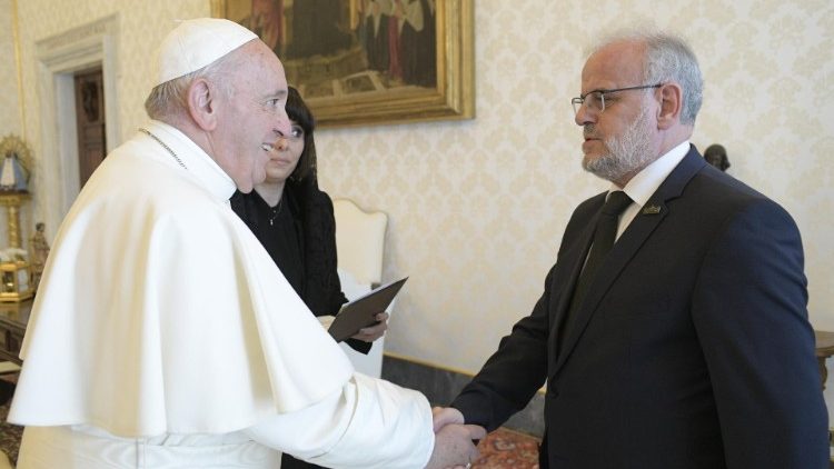  Papa takon, në Vatikan, delegacionin e Bullgarisë  