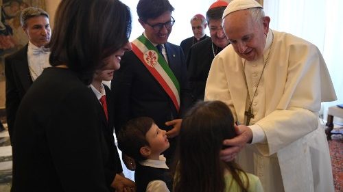 Papst: Fördern wir die Kultur des Kindes und der Adoption