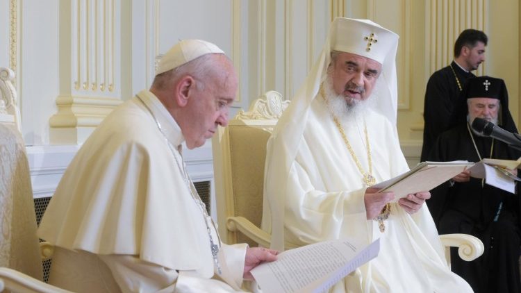 Папа Франциск на встрече с Патриархом Даниилом и членами Священного синода