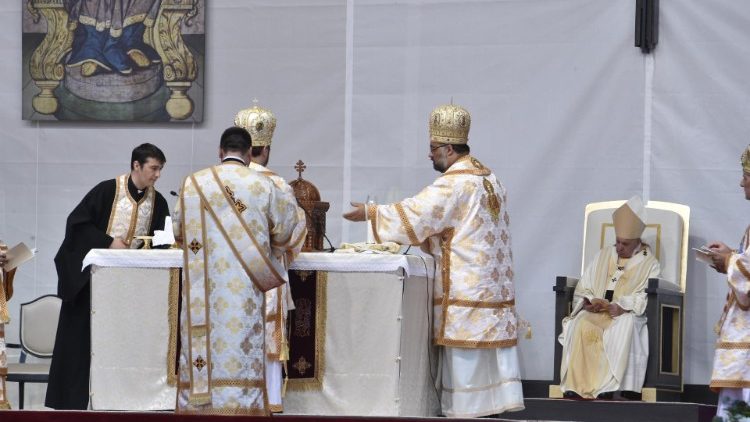 Franziskus leitet 2019 eine G?ttliche Liturgie in Rum?nien