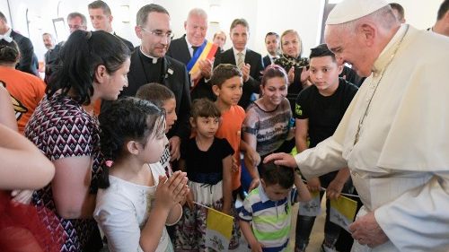 Le Pape encourage les Roms à construire «un monde plus humain»