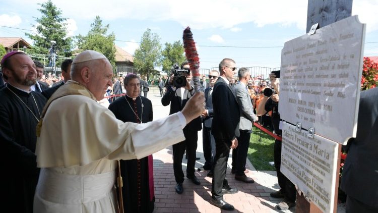 Papst Franziskus begegnet den Mitgliedern der Roma-Gemeinschaft von Blaj
