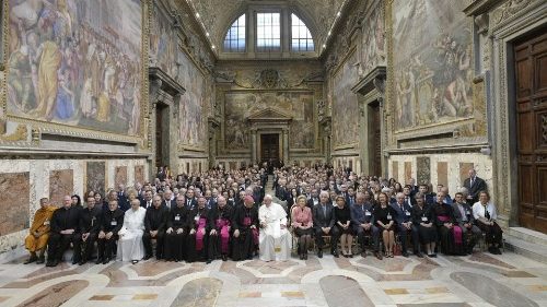 Papa alla Centesimus Annus: occorre cambiare il modello di sviluppo globale