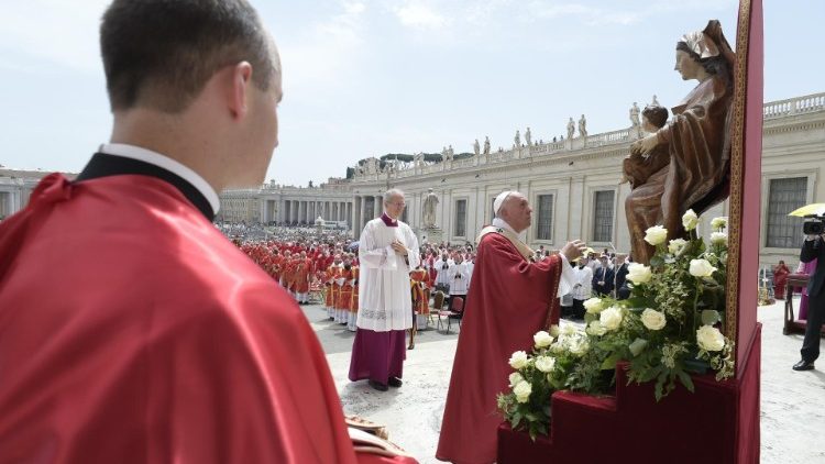 Papa Franjo prije molitve Kraljice neba na svetkovinu Duhova; 9. lipnja 2019. 