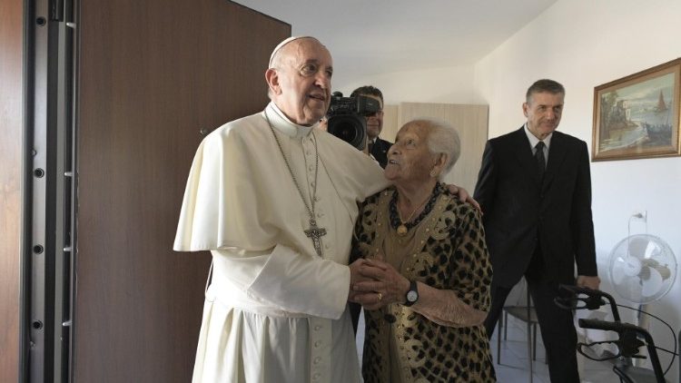 Papa u posjetu obiteljima u Camerinu