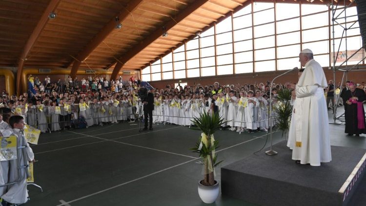 Pope with First Communion children
