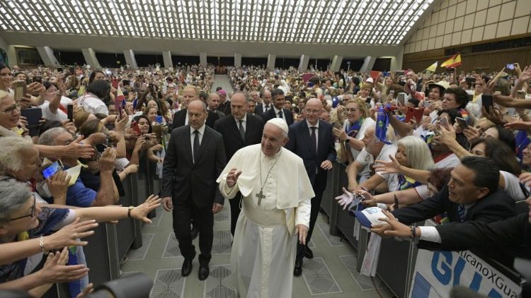 Папа Франциск на встрече в Ватикане с делегатами Всемирной сети молитвы Святейшего Отца