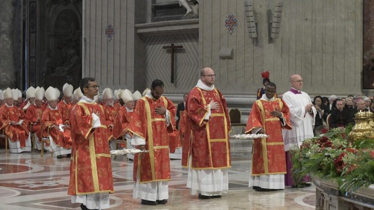2019.06.29 Papa Francesco Concelebrazione Eucaristica, San Pietro e San Paolo