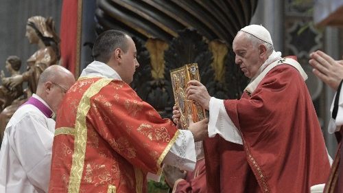 Papst verleiht neuen Erzbischöfen aus aller Welt das Pallium