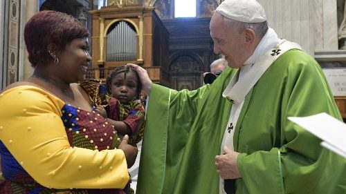 Pápež v homílii: „Migranti sú osoby, nejde len o sociálne či migračné otázky!