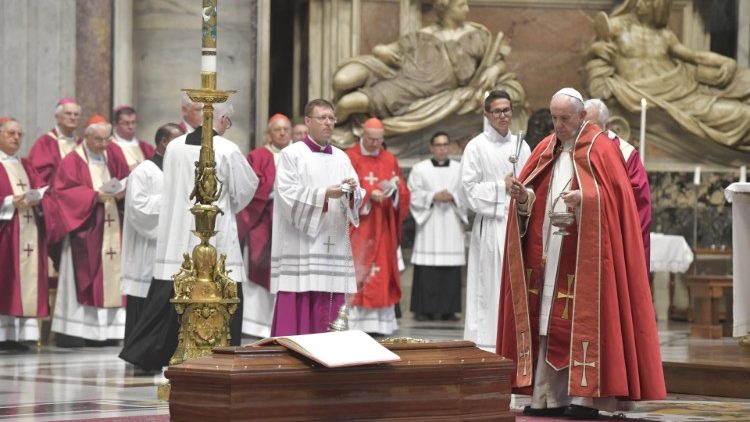  Mesha e Dritës e kardinalit Paolo Sardi
