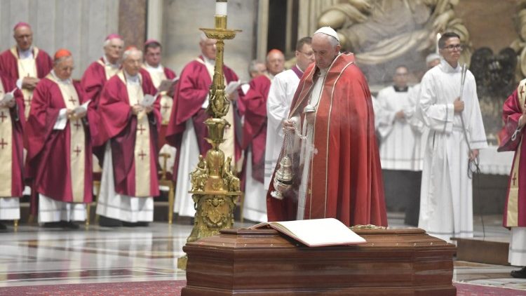 Papa Francisco na missa exequial do cardeal Paolo Sardi