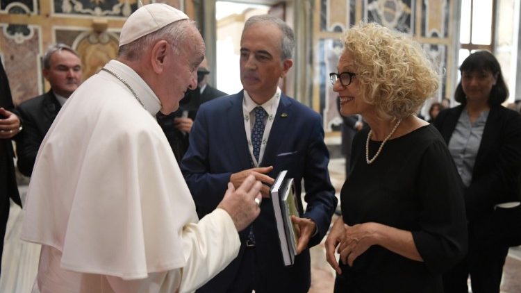 البابا فرنسيس يستقبل وفد الرابطة الإيطالية لطب الأورام 2 ايلول سبتمبر 2019