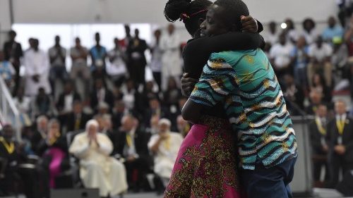 Papa aos jovens de Moçambique: continuem sendo testemunho de paz e reconciliação ao país