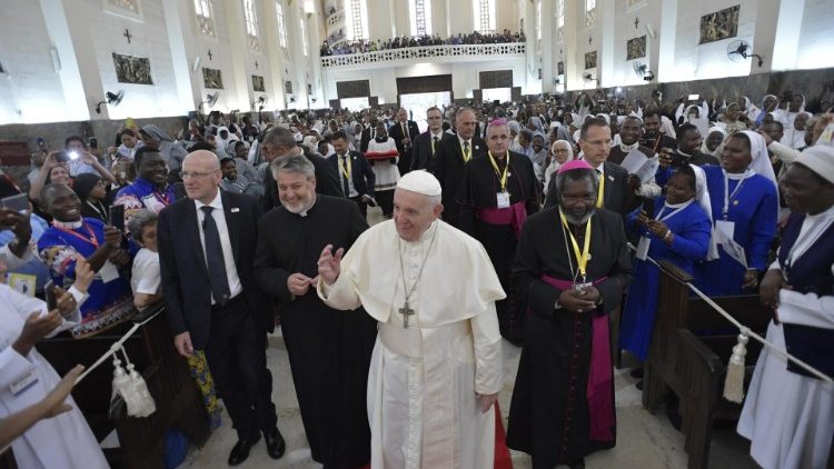 Papa Franjo u katedrali u Maputu na susretu sa svećenicima, redovnicima, sjemeništarcima i katehistima; 5. rujna 2019.