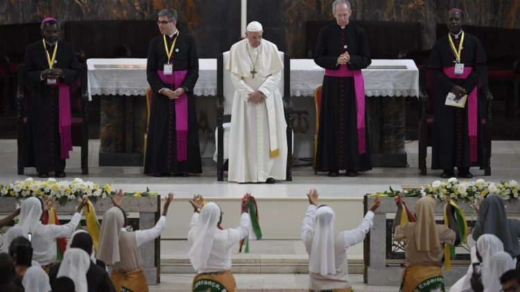 Папа Франциск в кафедральном соборе Мапуту