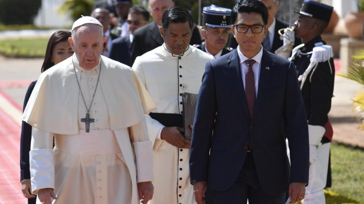 Папа прибыл на Мадагаскар